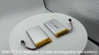 Oplaadbare 804070 3.7v 3000mAh 11.1wh lithium-polymeer batterijcel voor draagbare led-tafellamp