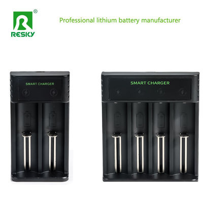 Oplaadbare USB-batterijoplader 5V 2A 4 gleuf voor 3,7V 1,2V batterij